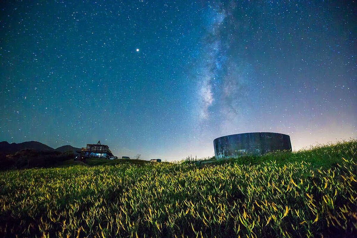 毫無光害的六十石山，能看見銀河。