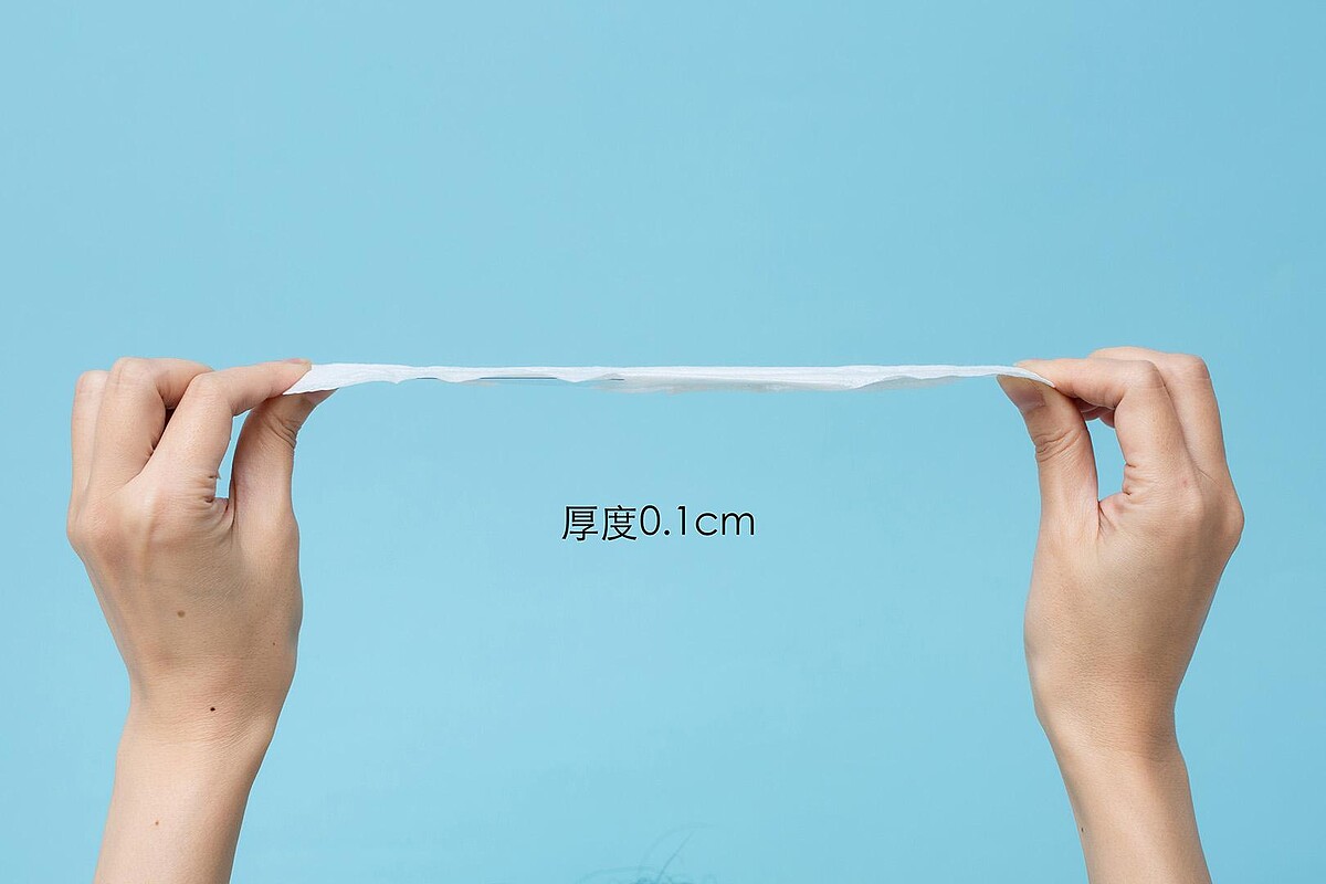 完全服貼身形0.1cm超激薄棉片，不僅毫無負擔感，吸收力與乾爽力更是厲害到讓M編讚嘆！