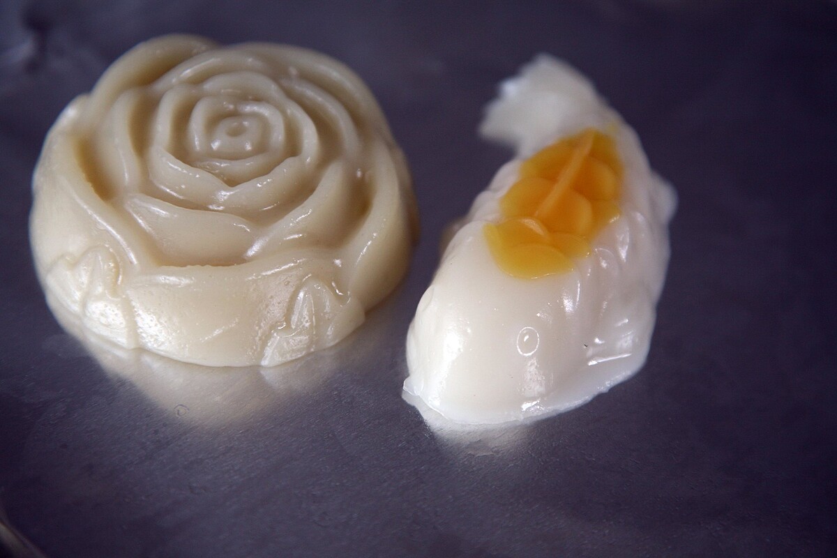 ▲年糕等甜食很適合用來拜財神。（Flickr作者Simon Law）