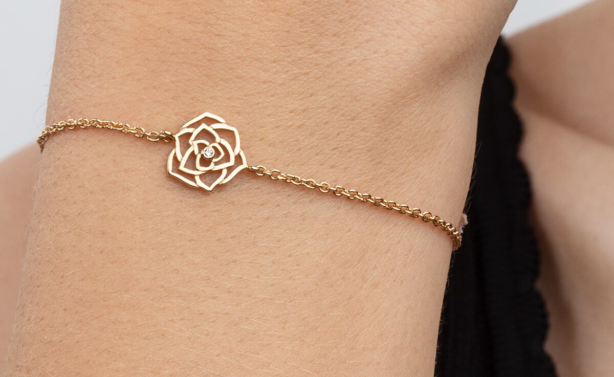 Piaget 伯爵 Rose手鏈，18K玫瑰金鑲襯一顆圓鑽，價格NT$ 31,500