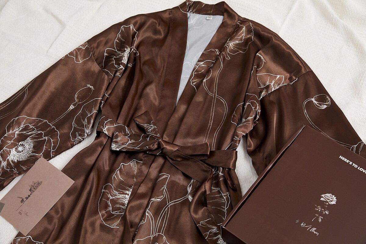 Here&rsquo;s To Love X 浪花花藝情人節聯名睡袍，NT2,080