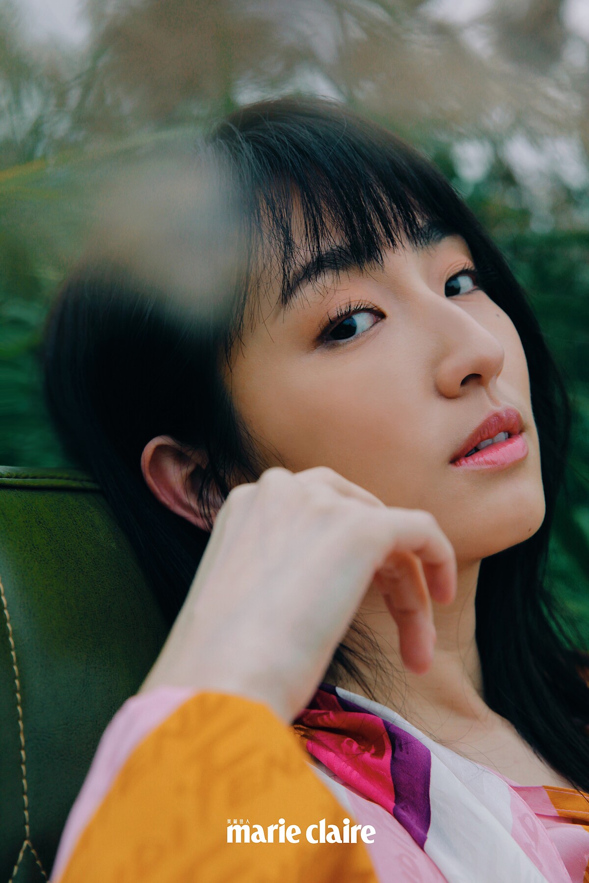 多彩圖騰層次感上衣、褲裙、腰帶，all by Fendi。