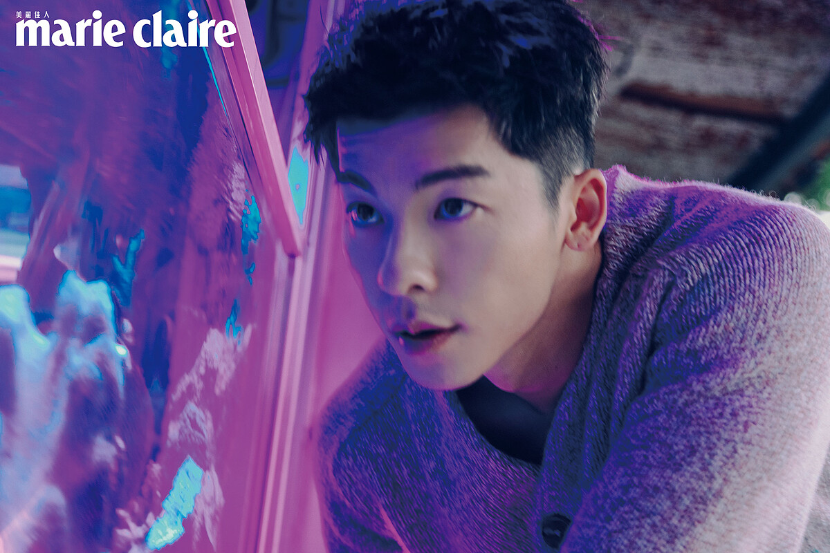 粉灰色喀什米爾材質開襟衫，Hermes。