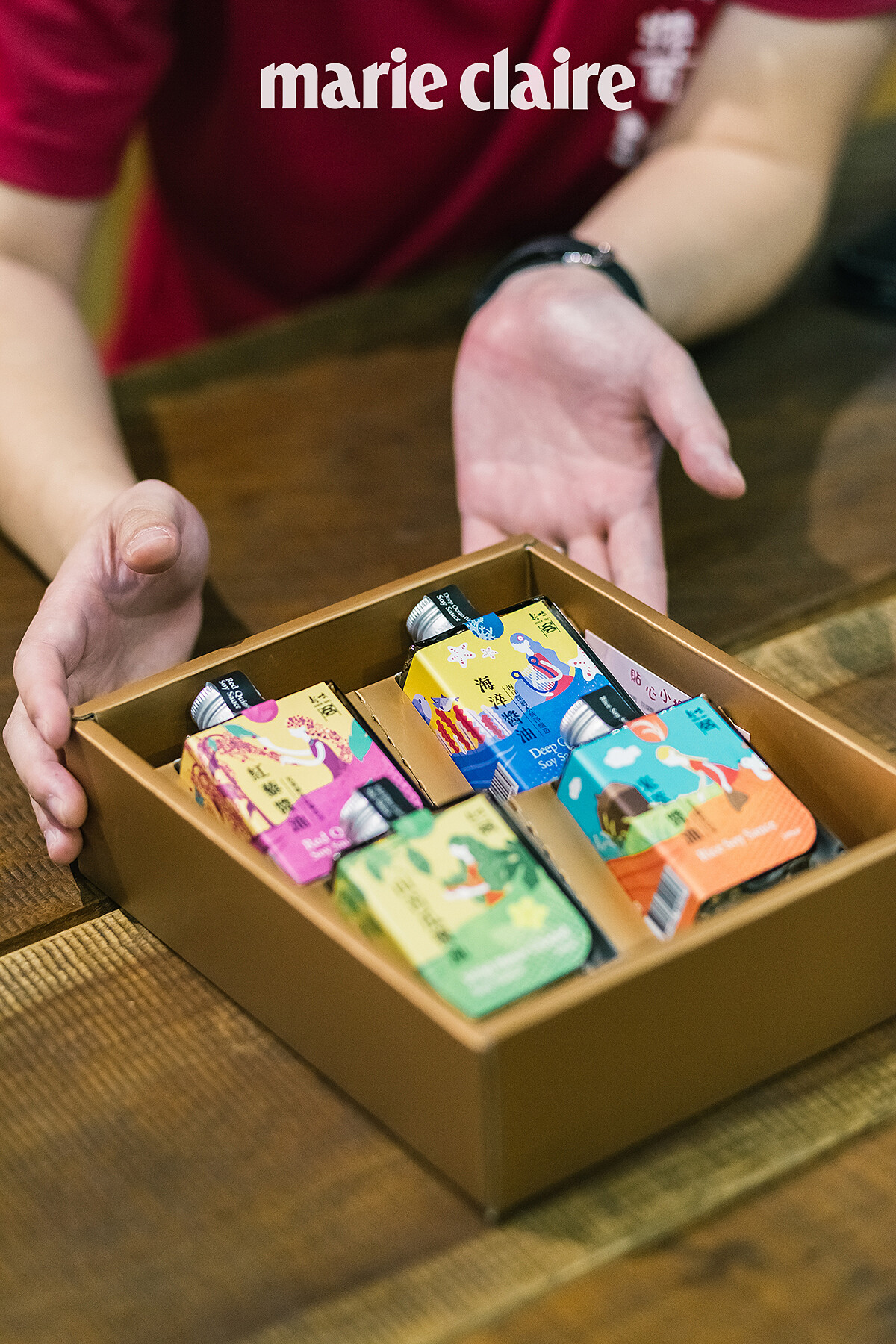 洄瀾禮盒禮盒組洄瀾禮盒組有四種風味醬油：山苦瓜醬油、海淬醬油、紅藜醬油、米萃醬油。