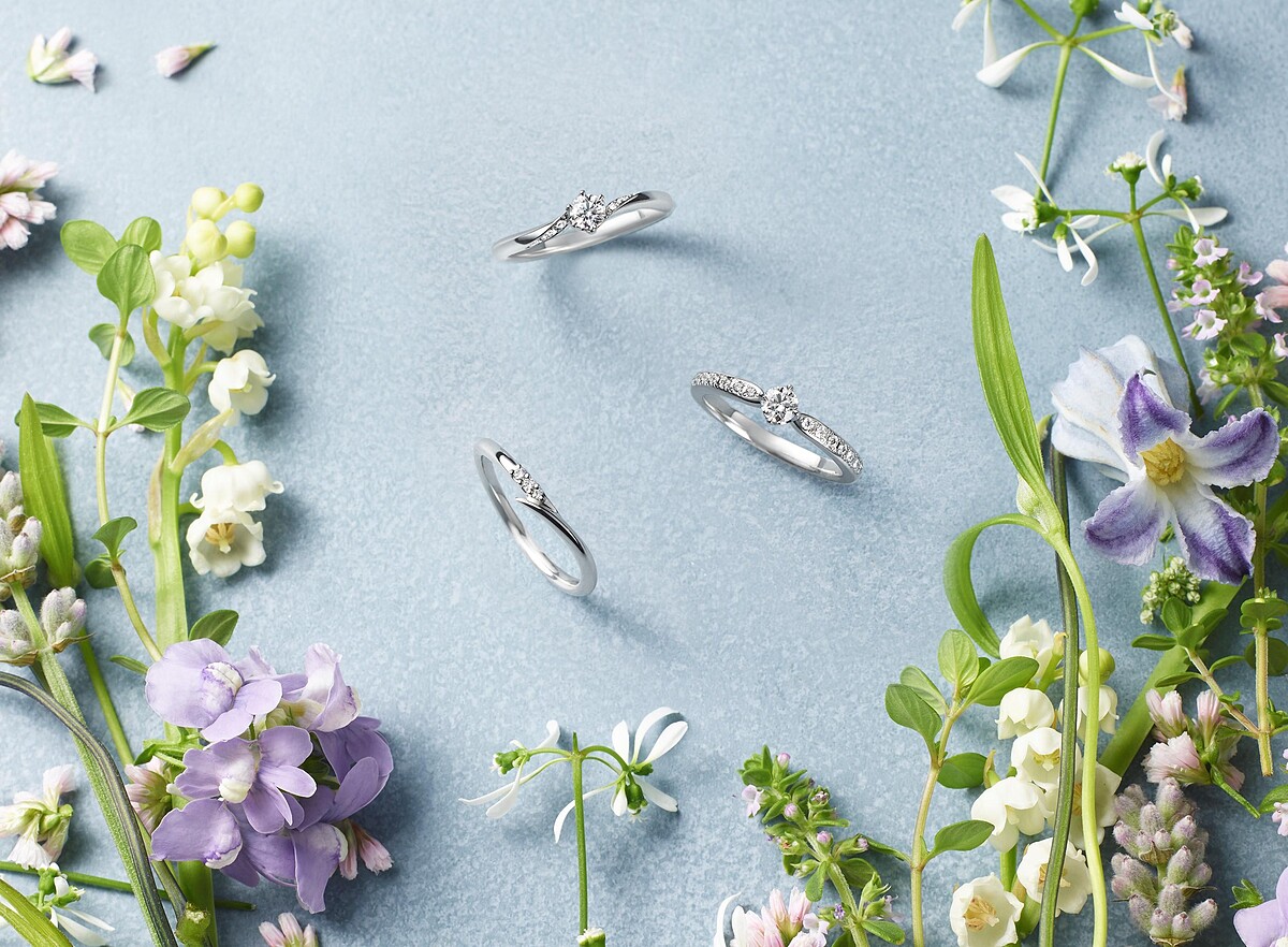 I-PRIMO Flowery系列 -上: Flanery 鑽戒、下排右:EPUREE鑽戒、下排左:MIMORIA對戒