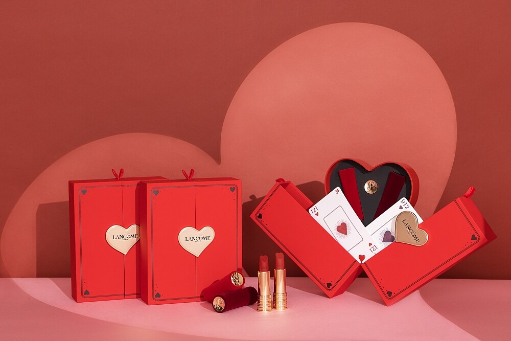 蘭蔻2022情人節心動印記禮盒情境圖。