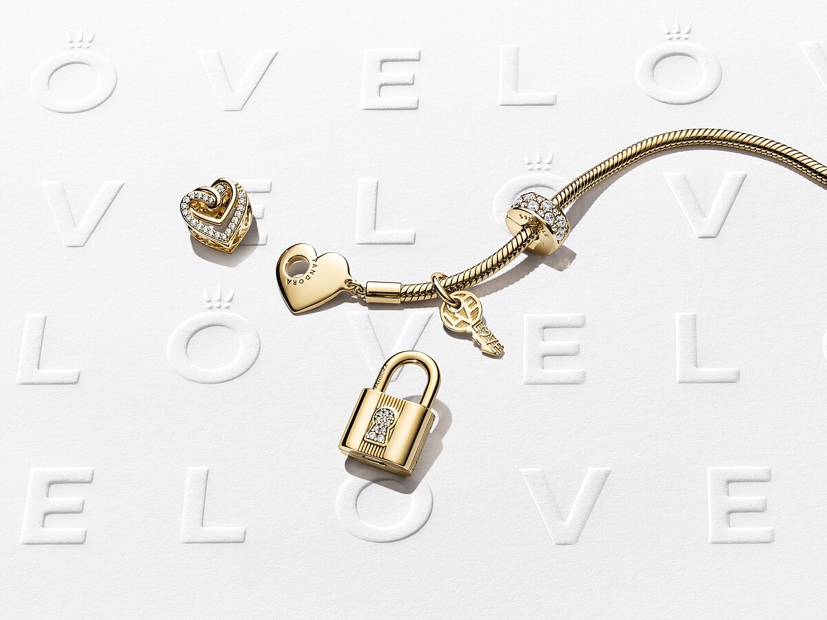 Pandora Moments心形T釦蛇鏈手鏈，NT 7,380