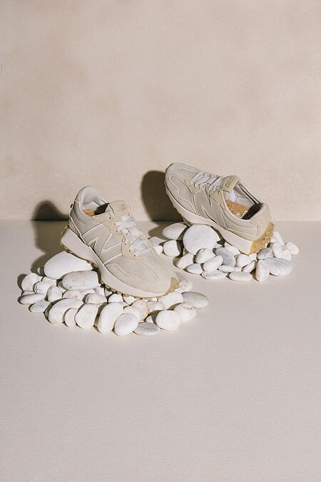 New Balance 327，NT 3,280