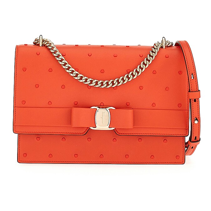 Salvatore Ferragamo心型波點肩背包，售價請店洽