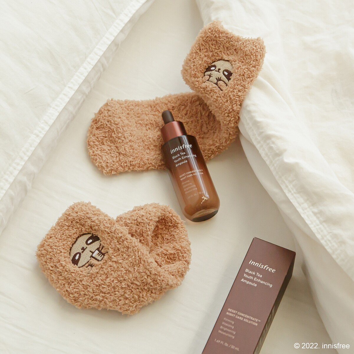 innisfree濟州紅茶極效修護安瓶，主打透過紅茶精華的修護力緩解肌膚的疲勞。