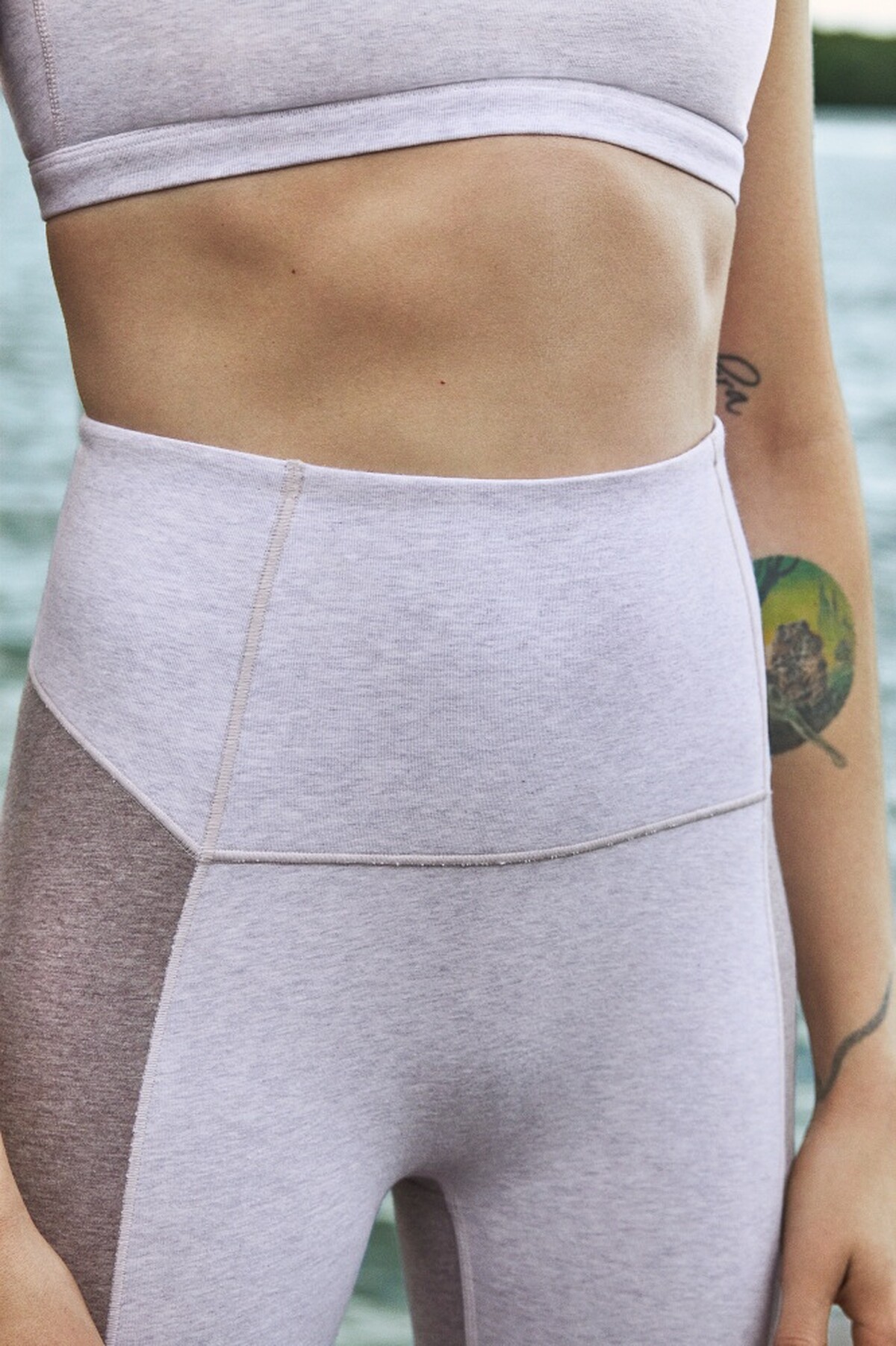 Exhale緊身褲，NT 2,680