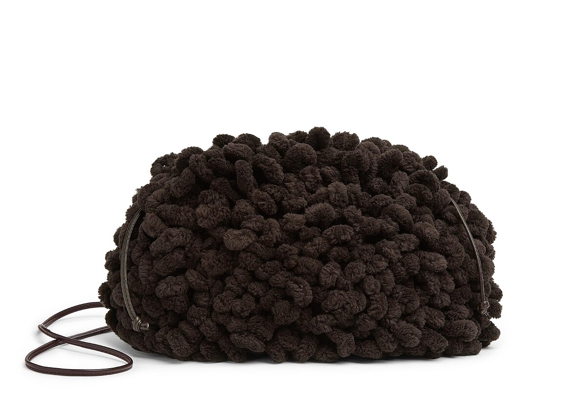 TEEN POUCH chunky針織面料手拿包，NT 71,500