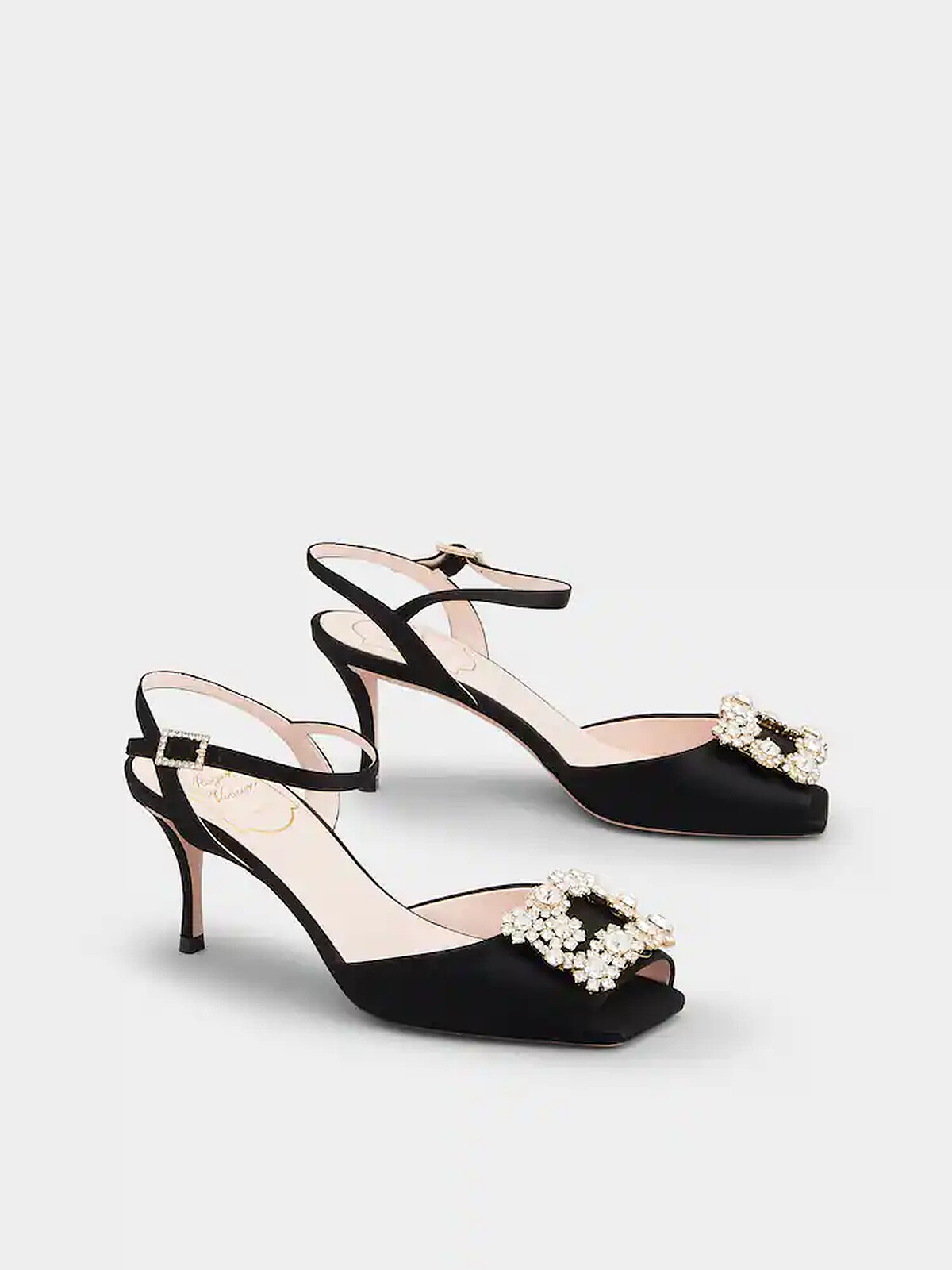 Flower Strass黑色緞面魚口花鑽跟鞋，NT68,200