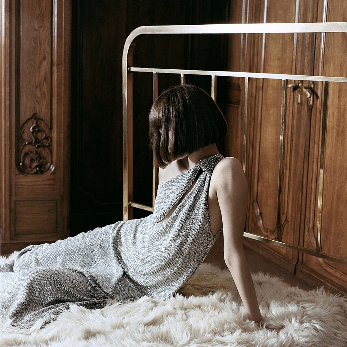 LISA演繹CELINE高級訂製香水系列首支由設計師HEDI SLIMANE所掌鏡的形象廣告。