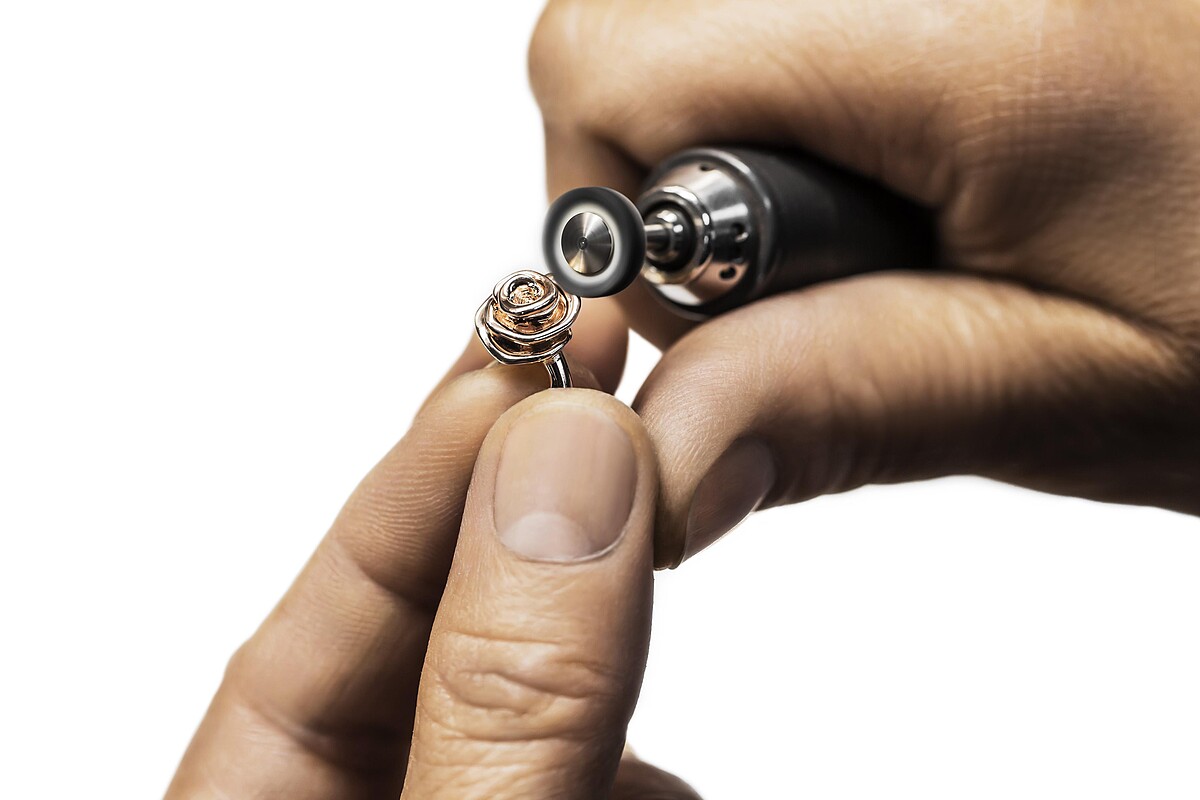 2022全新Rose Dior Couture玫瑰珠寶細節工藝