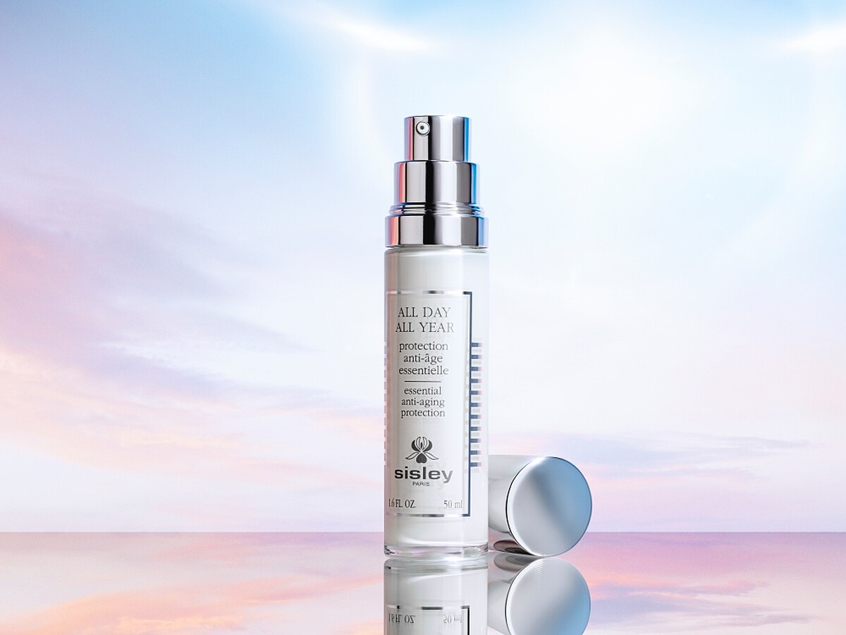 Sisley全能防禦精華2022年全新升級為極致防禦未來精華。
