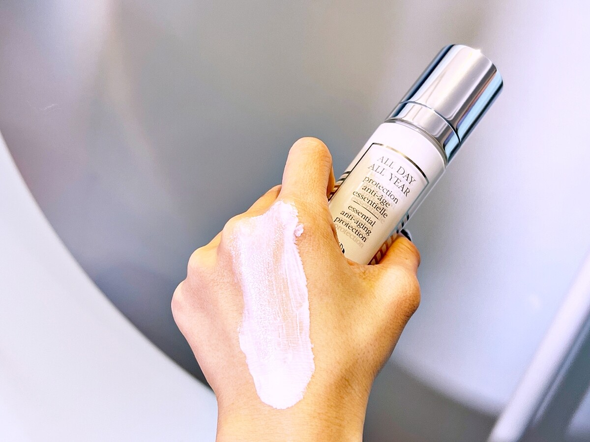 Sisley極致防禦未來精華質地。