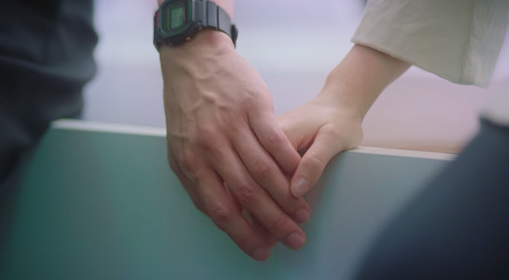 《氣象廳的人們》「夏雨CP」上班偷牽手