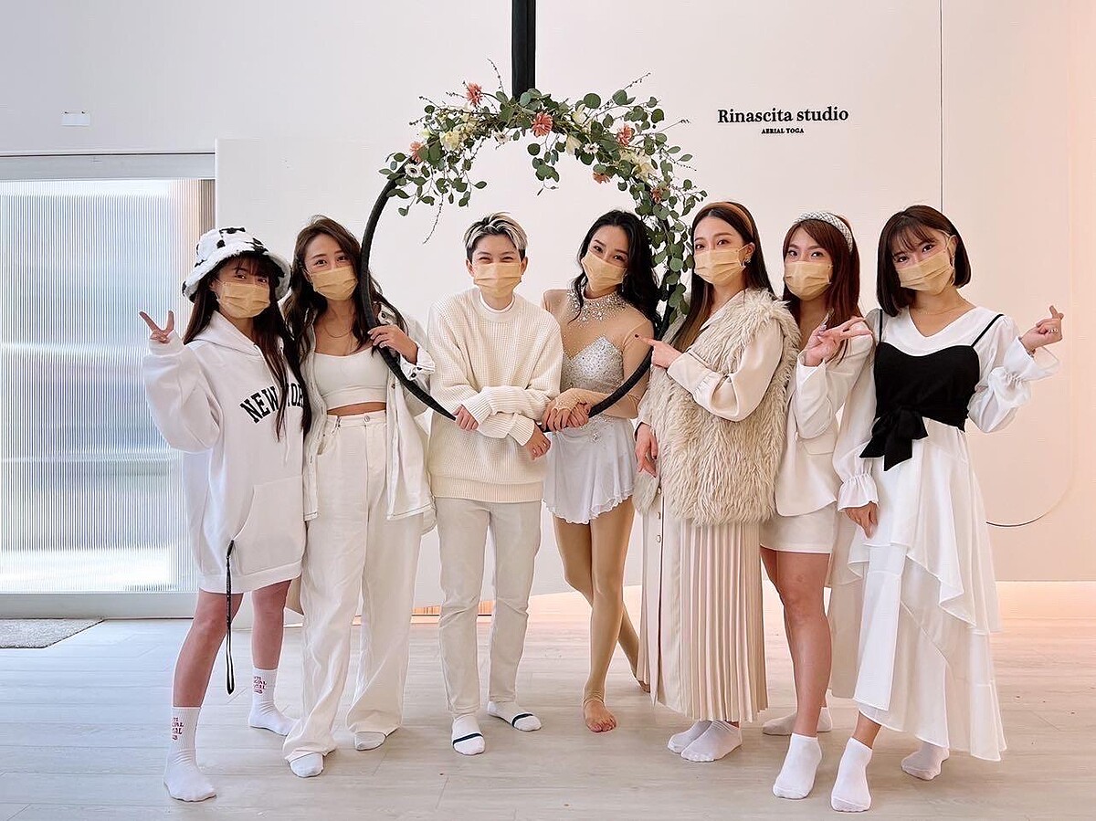 左起（林吟蔚、鄭羽凡、RoySiao、Amber、玉兔、小優、巫苡萱）