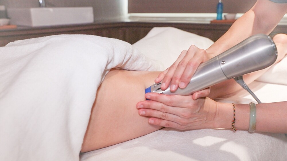 Revive Spa舞動。奇肌課程使用專業儀器放鬆肌肉。