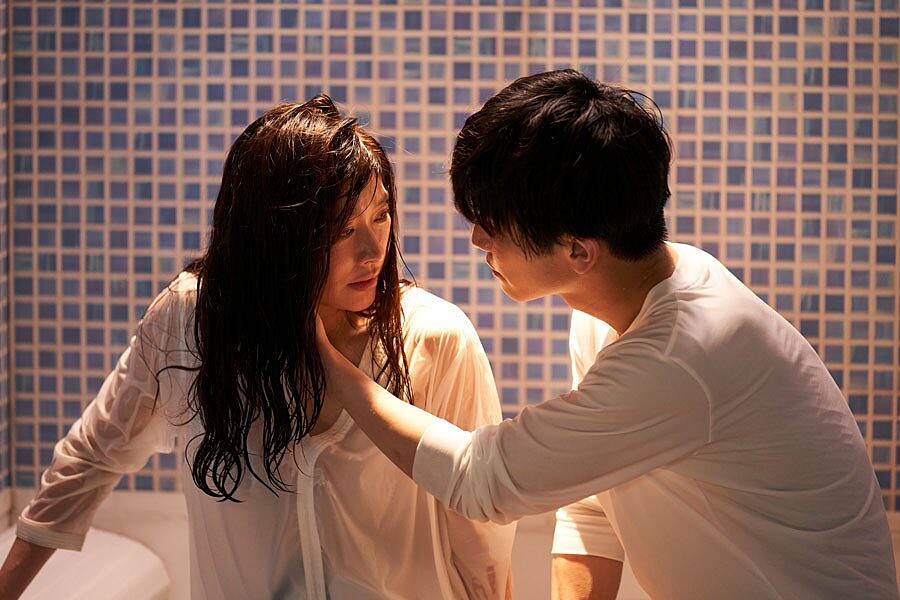 金魚妻 篠原涼子 岩田剛典主演