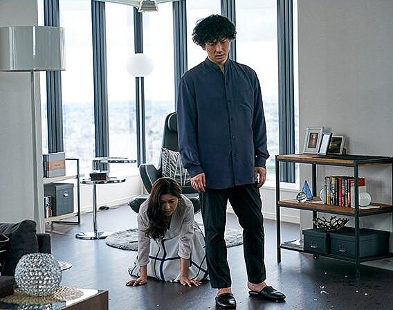 金魚妻 篠原涼子飾演的小櫻飽受丈夫霸凌