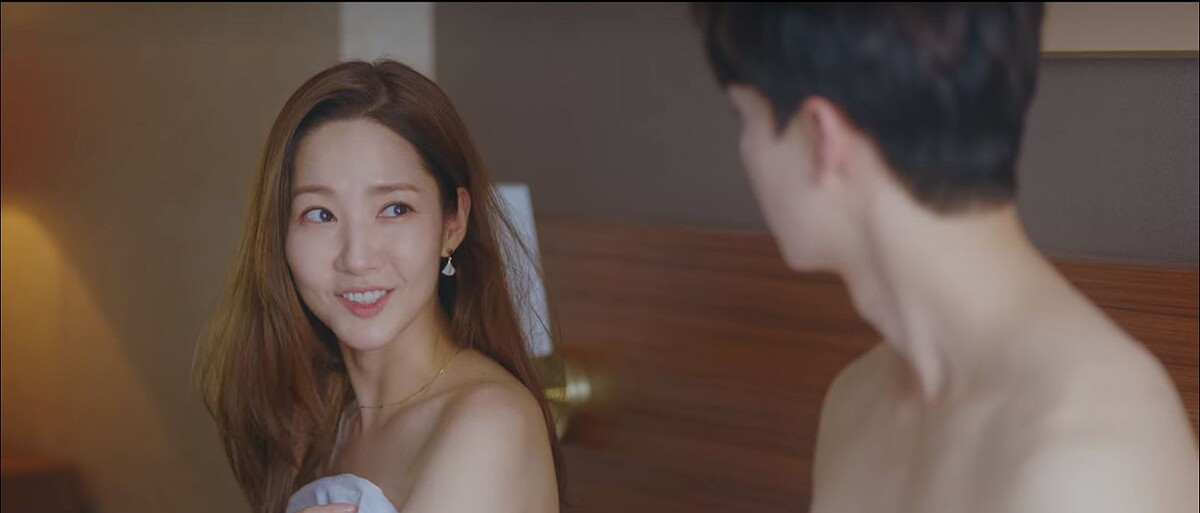 《氣象廳的人們》朴敏英的耳環+手錶品牌是&hellip;韓劇5個職場穿搭細節揭密！