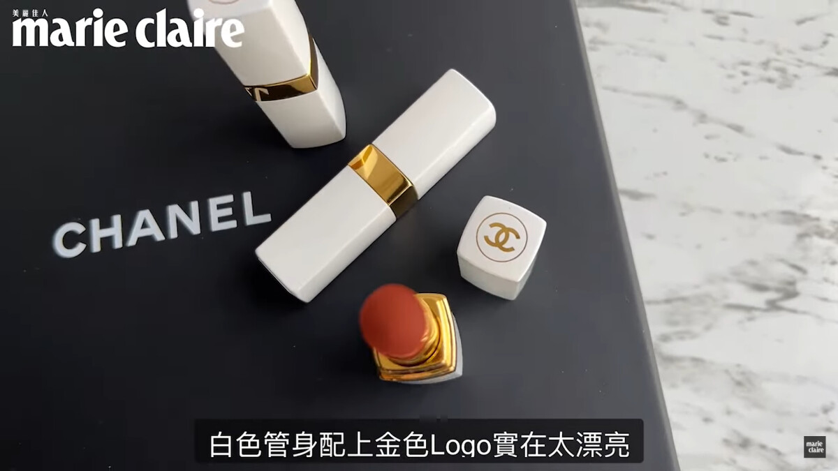 CHANEL 香奈兒最高顏值「白管」COCO持色潤唇膏2022登場，護唇潤色一次完成