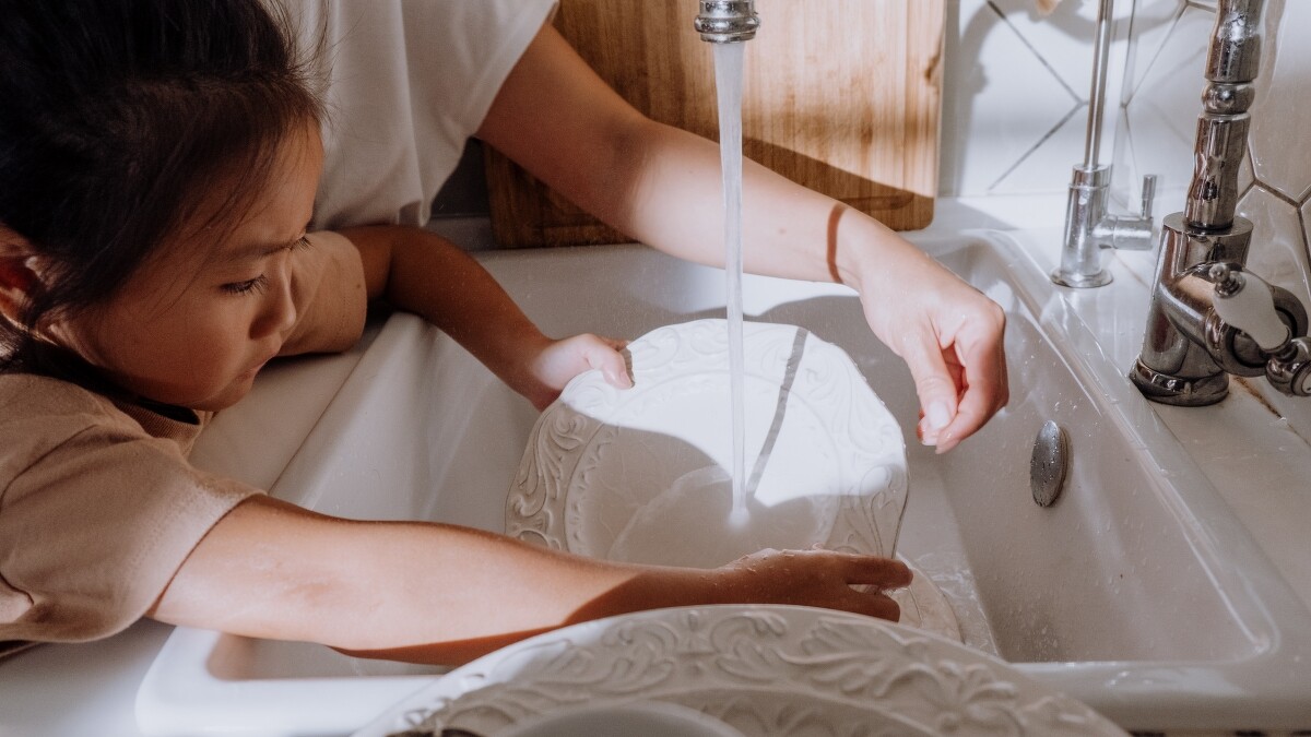 洗碗精挑選最需要能有效清潔卻有溫和不咬手。