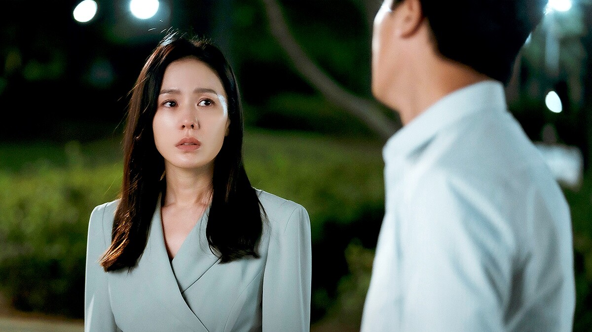 一段關係真正的結束，不是壓力把誰壓垮、不是把愛弄丟了，而是兩個人停止溝通。