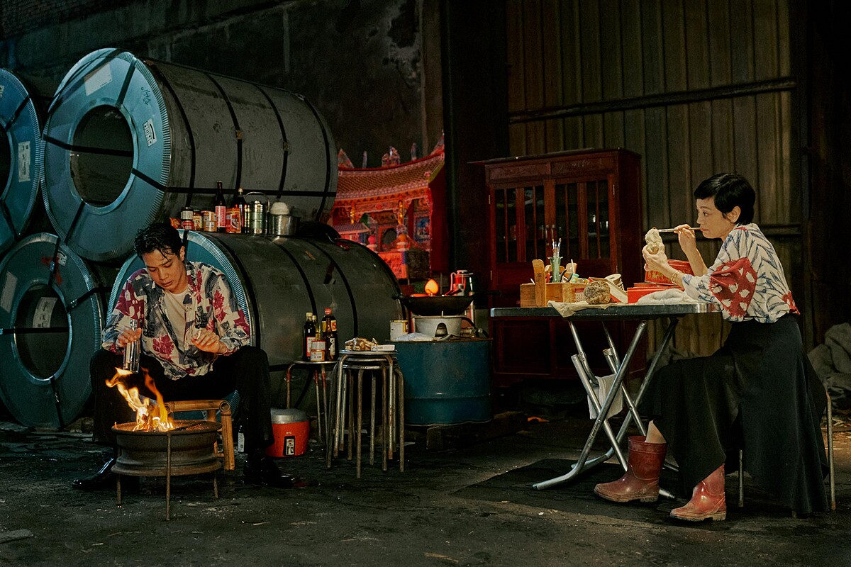 ▲除了張艾嘉以外，其他演員皆一人分飾多角。（圖 / CATCHPLAY+提供）