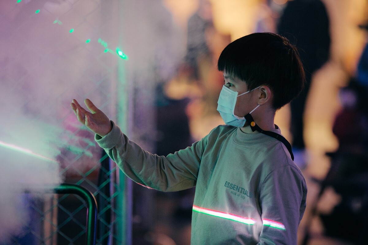 李海HD以雲霧搭配雷射光線，構築出視覺上對風穿透的想像！（photo by 吳璨）