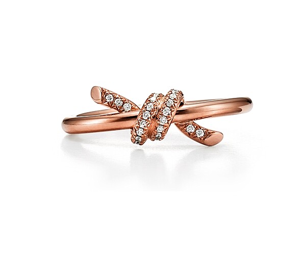 Tiffany Knot 18K玫瑰金窄版鑲鑽戒指 NT$63,000