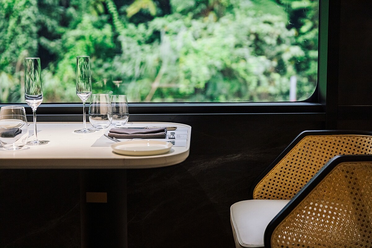 列車路線還搭配了在地食材於餐點中，十分有巧思。