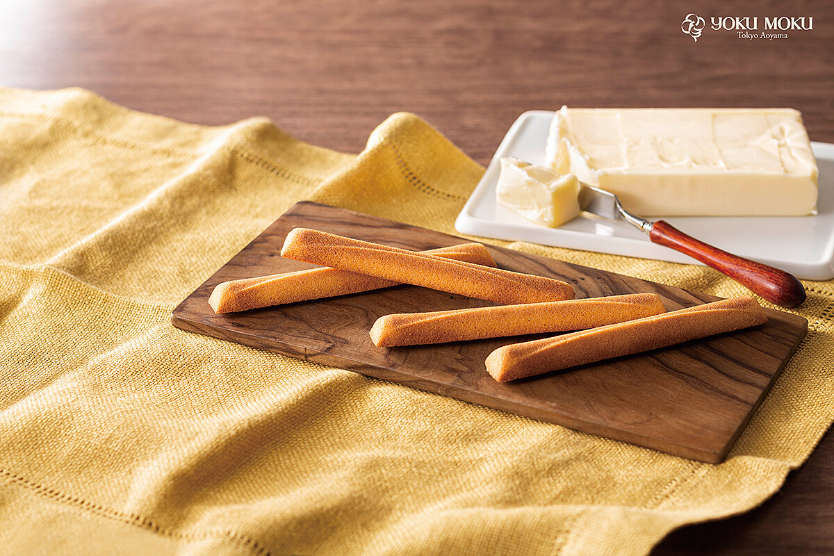 全新商品奶油餅乾棒。