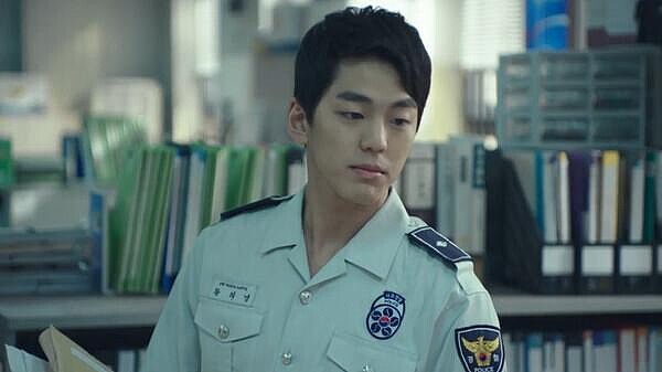 金旻奎曾演出《Signal信號》