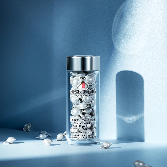 伊麗莎白雅頓「淡斑小銀膠」光纖鑽白智慧淡斑美白膠囊2022全新升級。