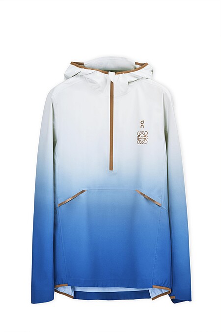 防水連帽上衣，售價NT$30,000