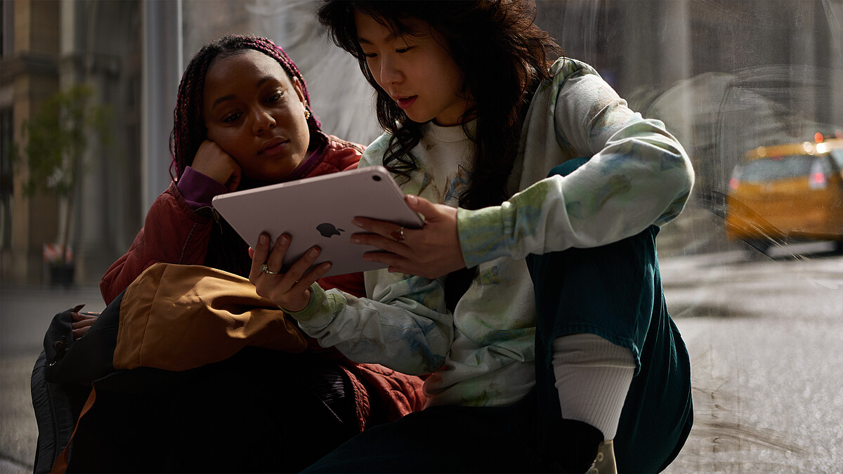 iPad Air 5 前置鏡頭相機支援人物居中功能