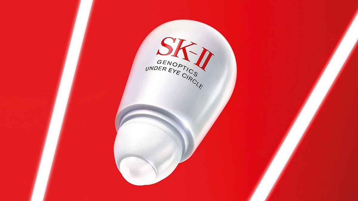 眼周提亮守則在這！SK-II再推保養新寵-全新SK-II眼部小燈泡「光蘊環采眼部精華」重磅登場！聯手熱銷「超肌因鑽光淨白精華」，嫩亮緊緻超有感，黯沉、提亮全靠它！