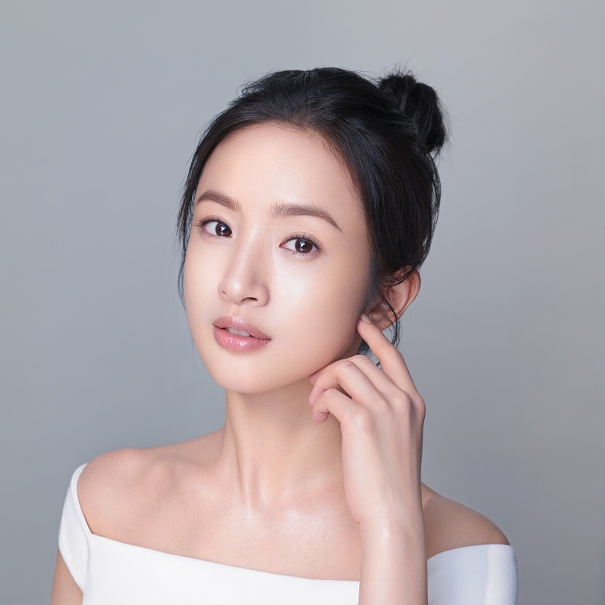 巴黎萊雅全新肌膚保養暨女性平權年度品牌大使林依晨形象照。