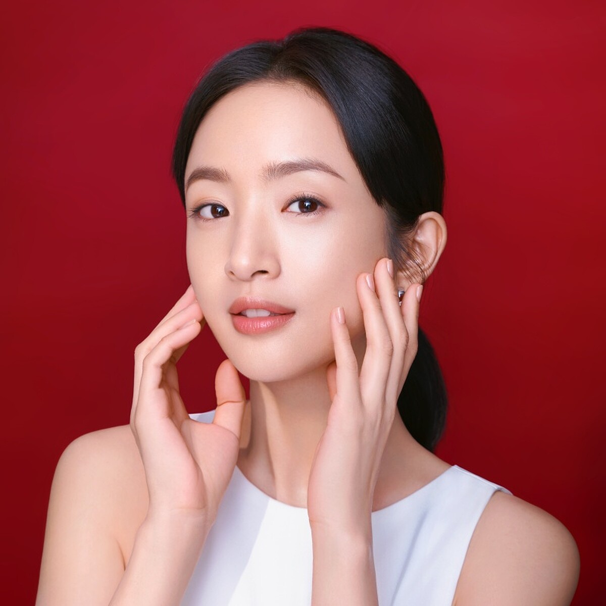 巴黎萊雅全新肌膚保養暨女性平權年度品牌大使林依晨形象照。