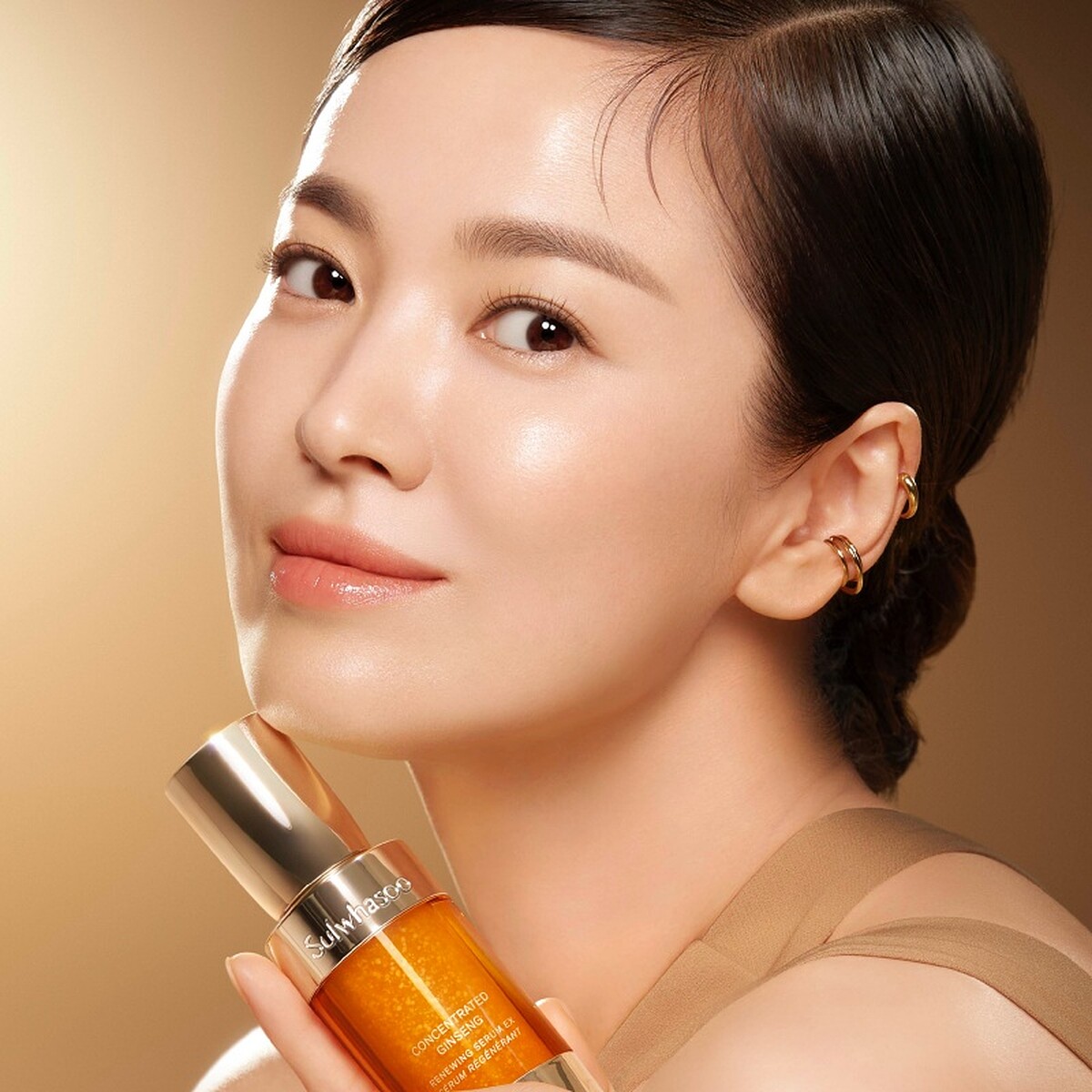 雪花秀滋陰蔘緊膚晶萃主視覺。