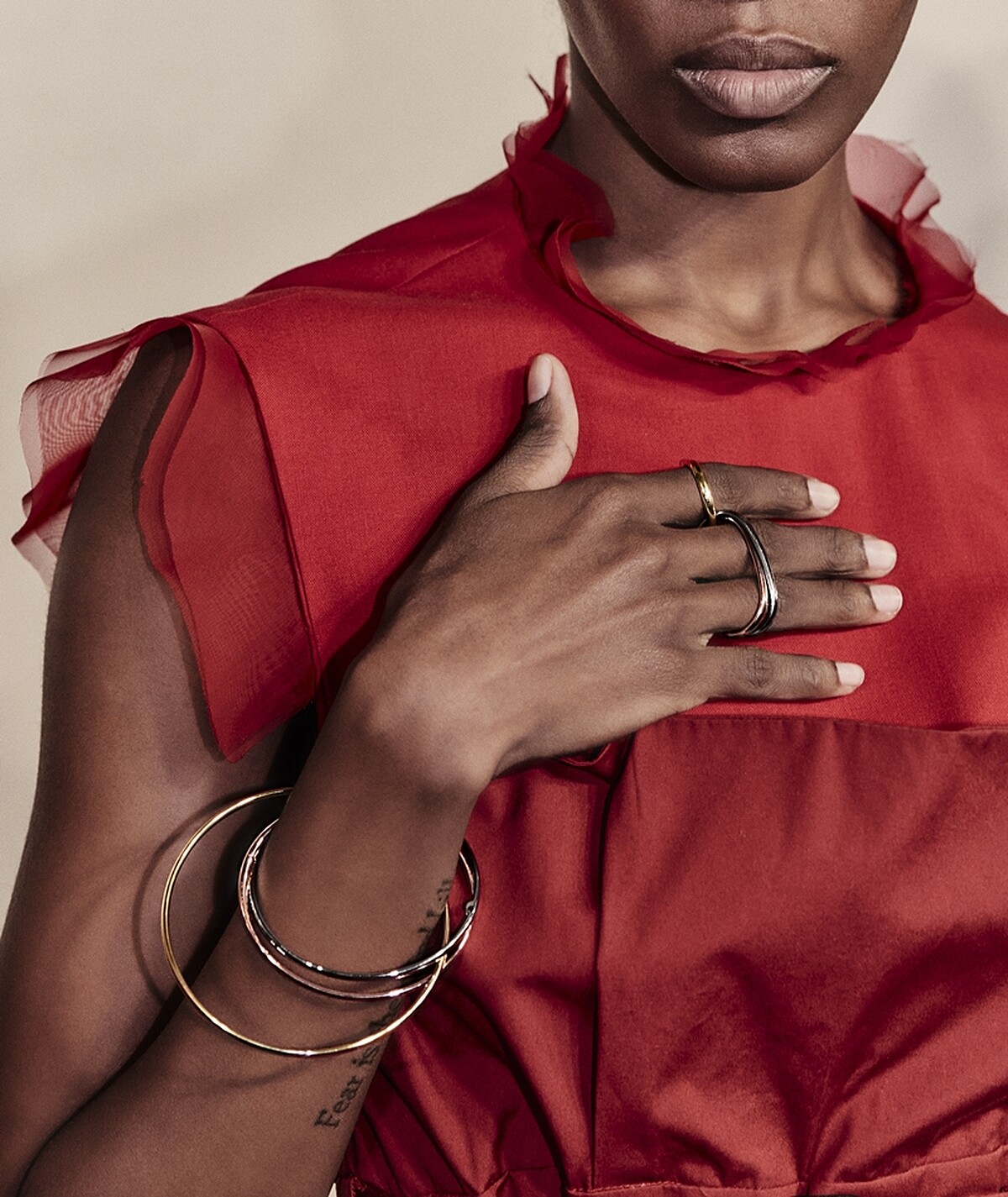 卡地亞X Sacai – Cartier Trinity阿部千登勢聯名限量作品細節