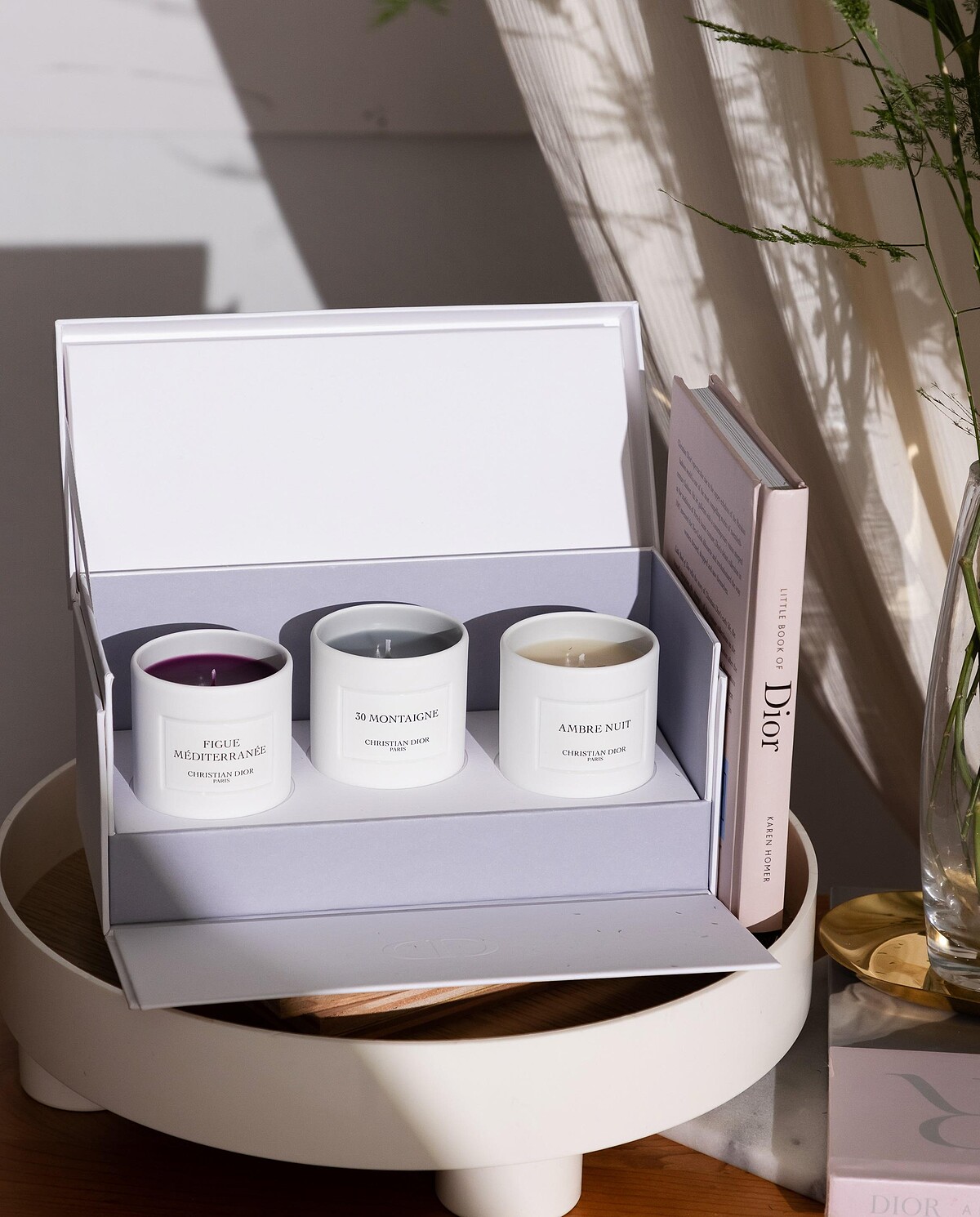 DIOR香氛世家《經典香氛迷你蠟燭禮盒3入組》NT$4300。