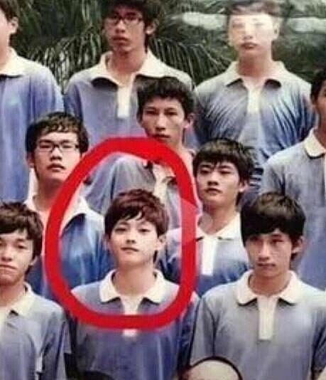 許凱國中團體照