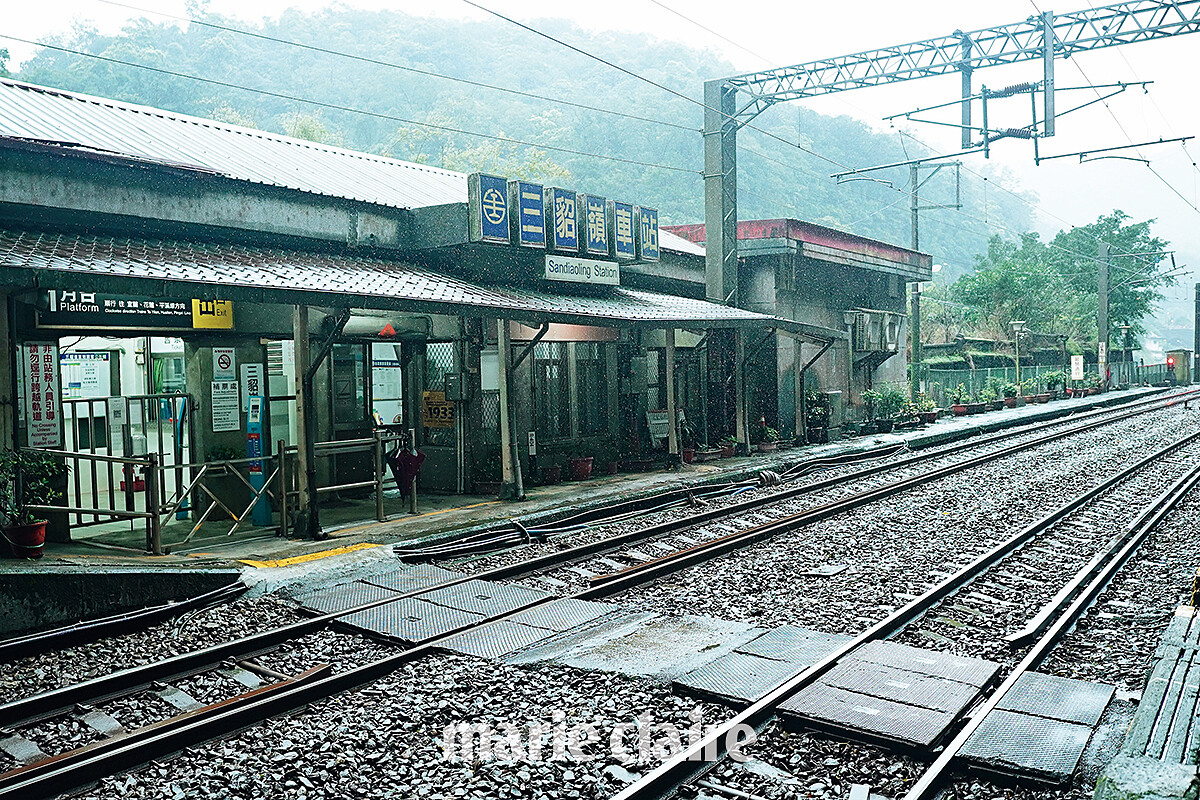 三貂嶺車站位於宜蘭縣與平溪線的交會處。