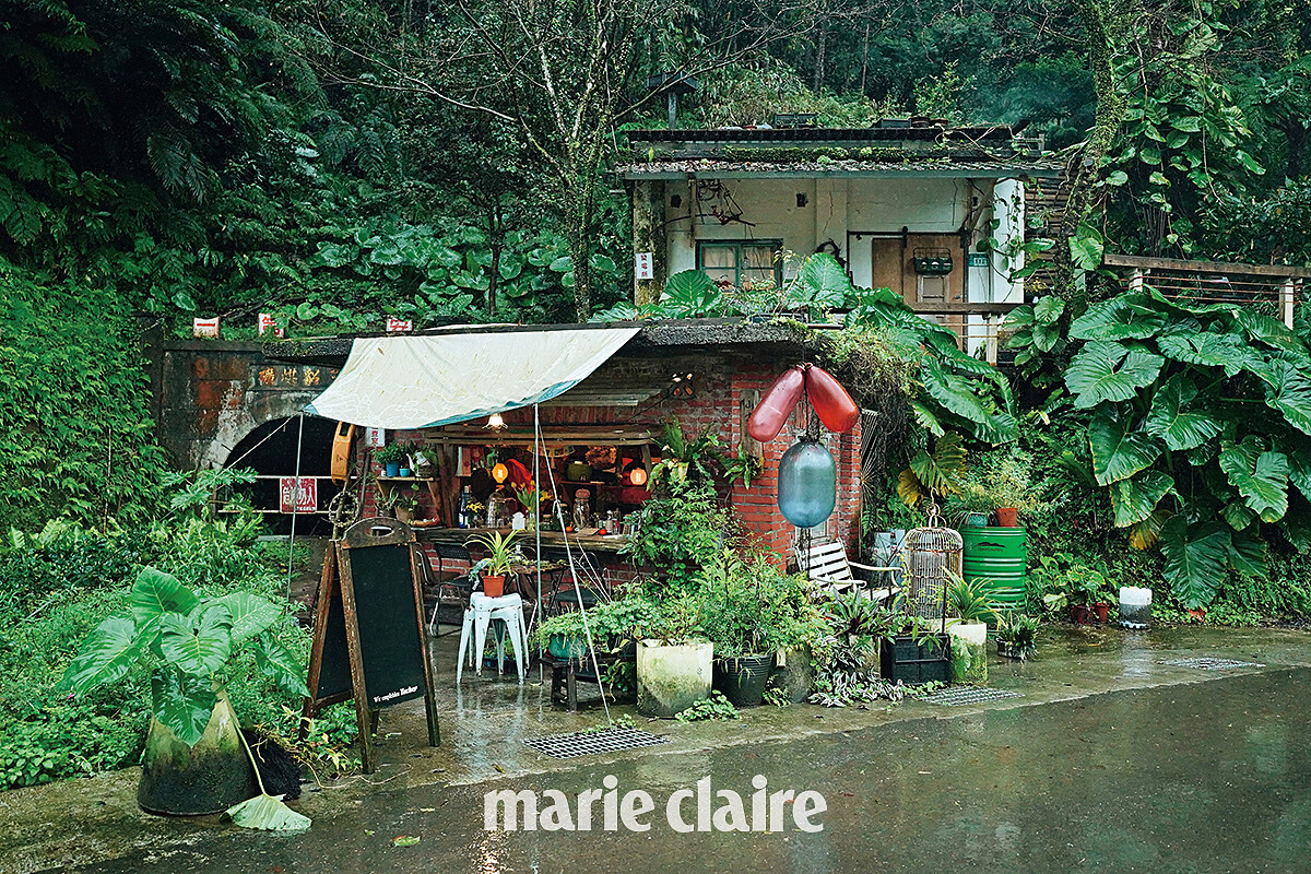 山寓位於三貂煤礦遺址旁。