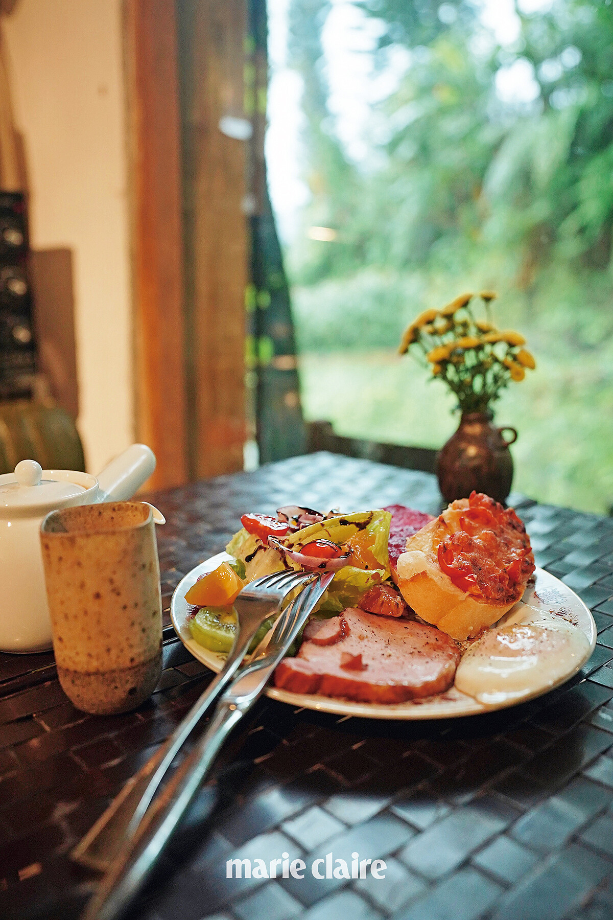 這裡提供餐飲，此為早午餐盤。