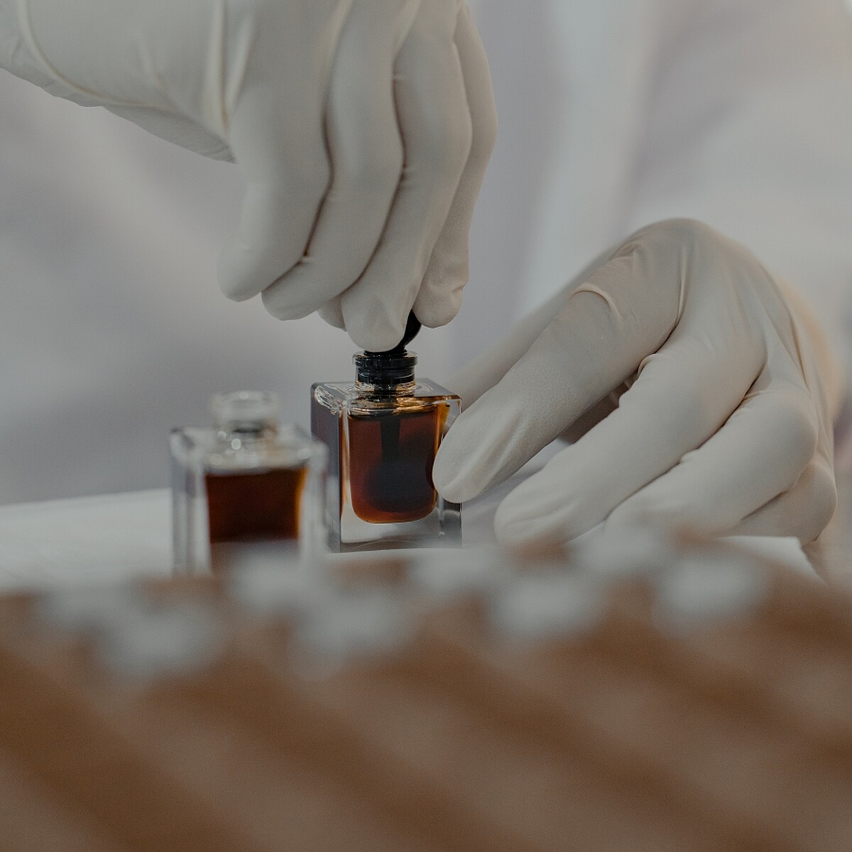 AMOUAGE ATTARS工廠照。